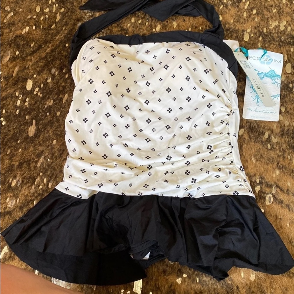 Size 10 new with tags retails $128